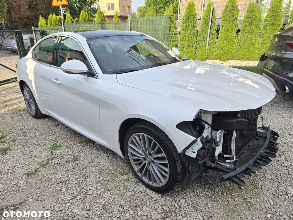 Alfa Romeo Giulia 2.0 Turbo 16V AT8-Q4 Ti - 2