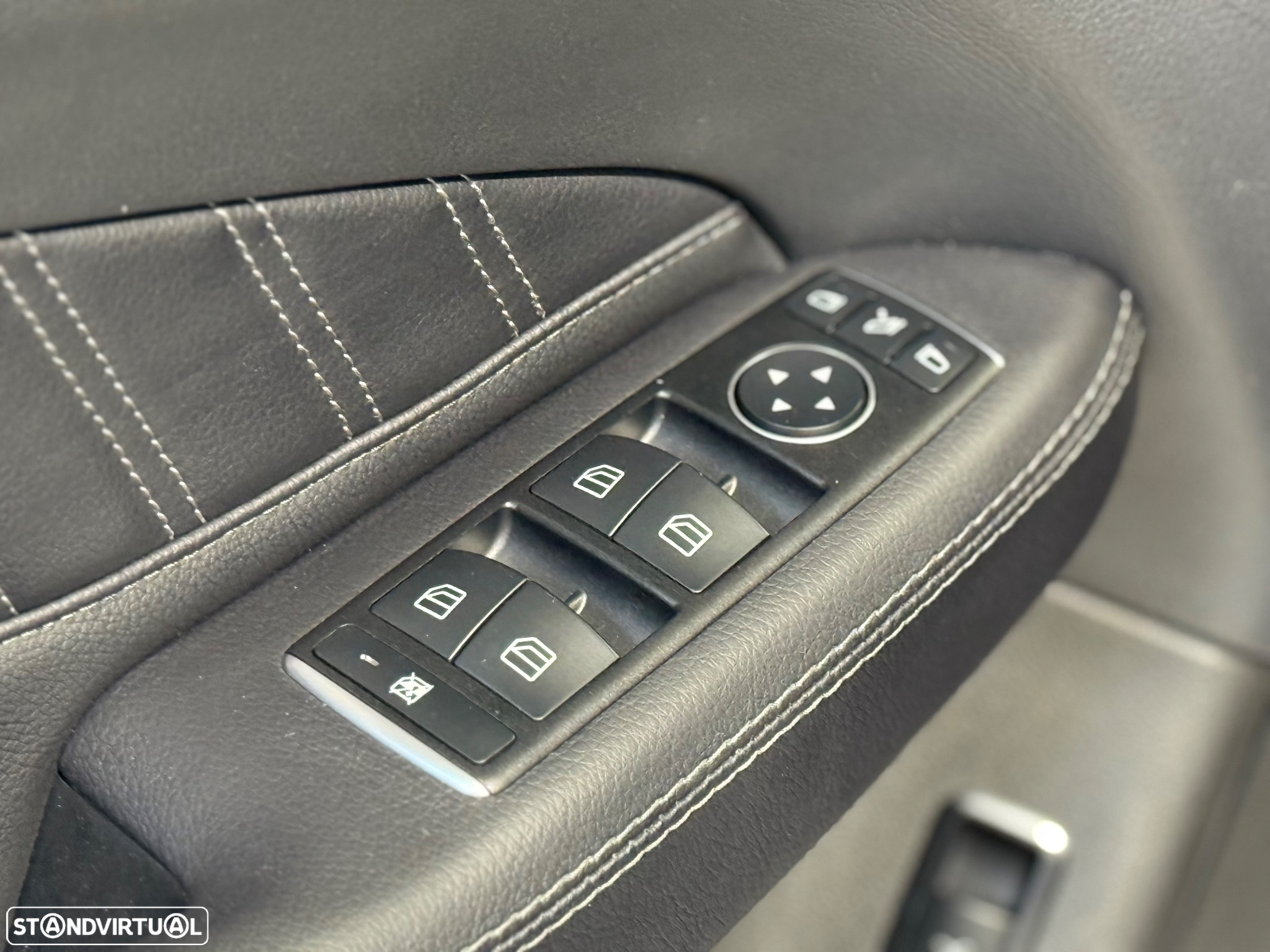 Mercedes-Benz GLE 350 d 4Matic 9G-TRONIC AMG Line - 22