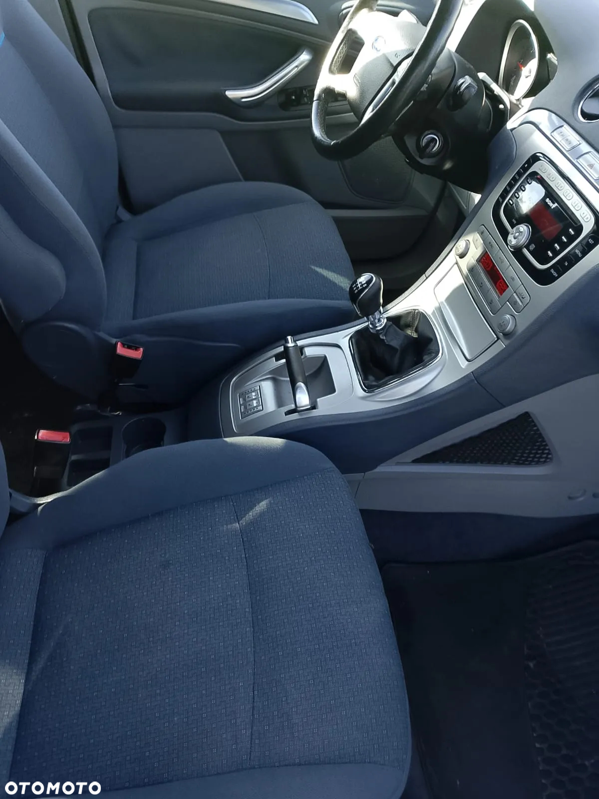 Ford Galaxy 2.0 TDCi Ambiente - 10