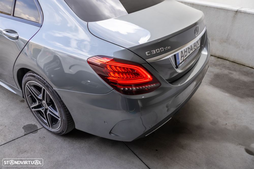 Mercedes-Benz C 300 de AMG Line - 12