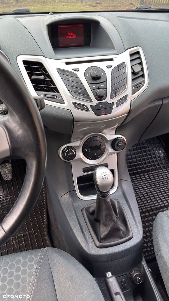 Ford Fiesta - 11