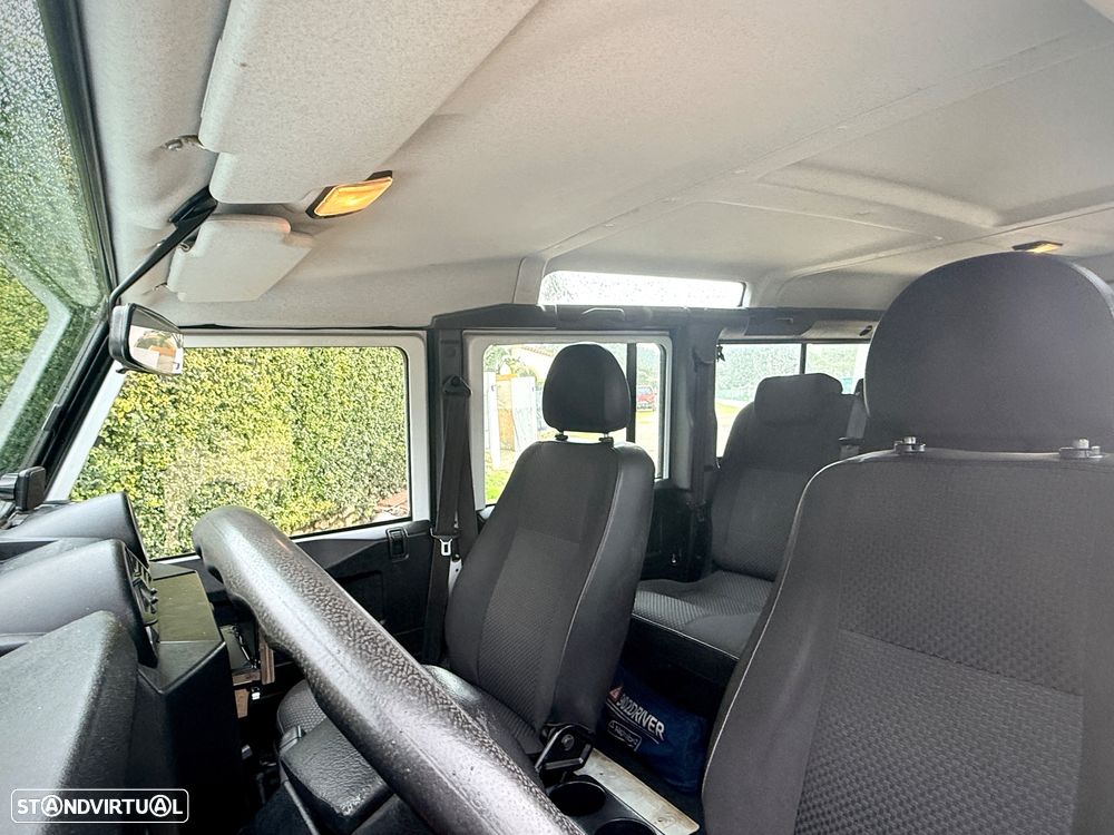 Land Rover Defender - 18