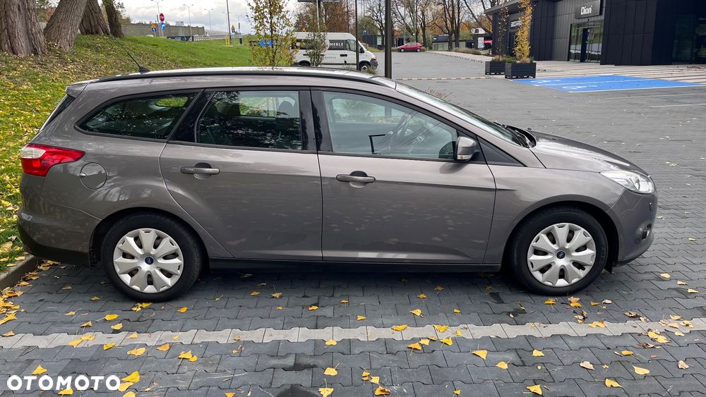 Ford Focus 1.6 Trend - 8