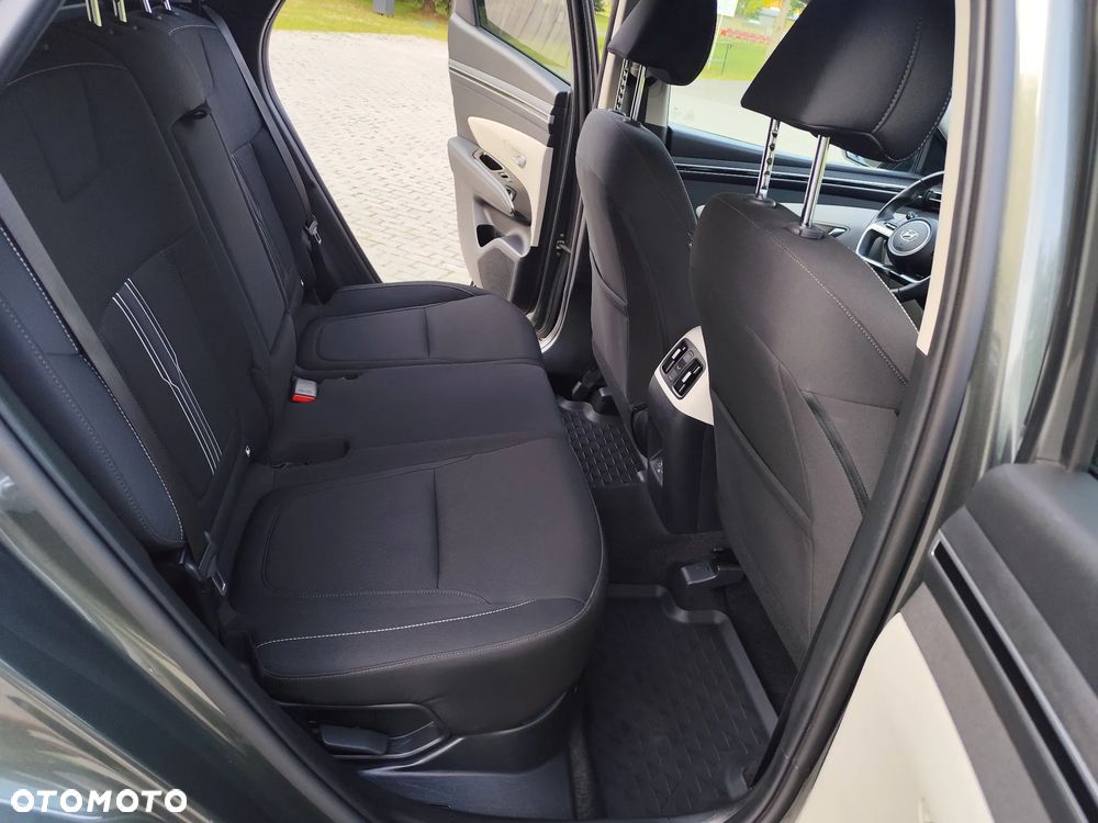 Hyundai Tucson 1.6 T-GDi HEV Executive 2WD - 33