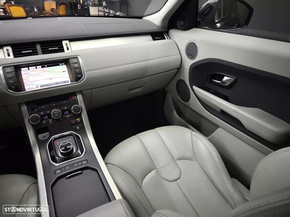 Land Rover Range Rover Evoque - 32