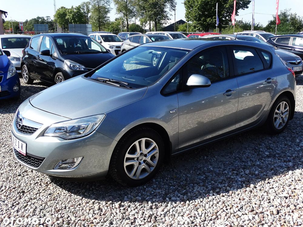 Opel Astra 1.6 Automatik Color Edition - 4
