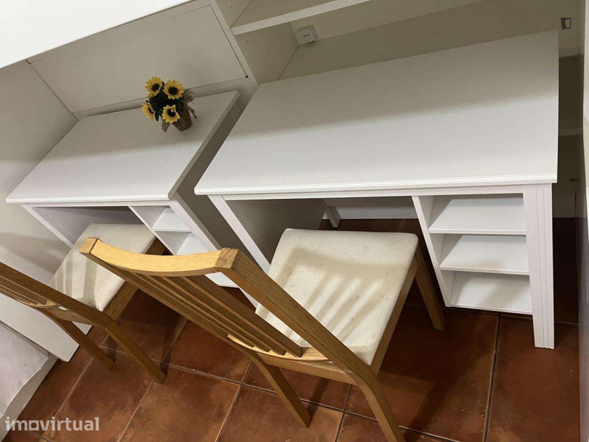 Quarto - localizado em Ramalde Porto - Grande imagem: 3/27