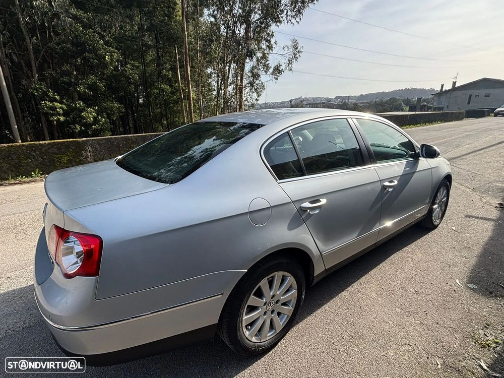 VW Passat 2.0 TDI Confortline - 5