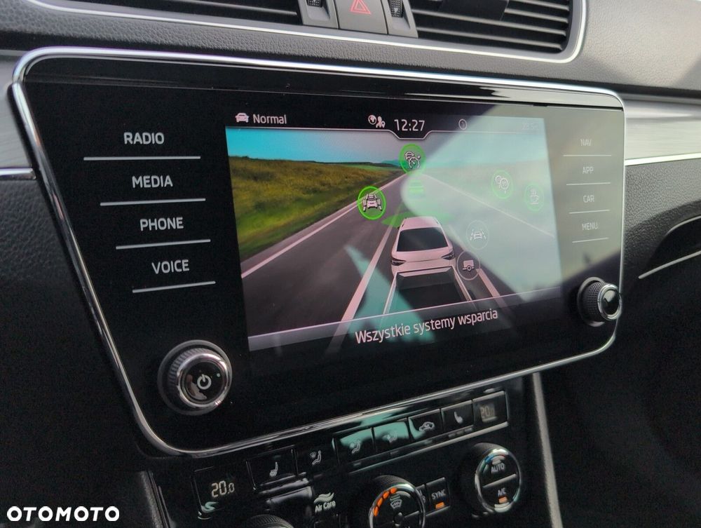 Skoda Superb 2.0 TDI SCR 4x4 Scout DSG - 32