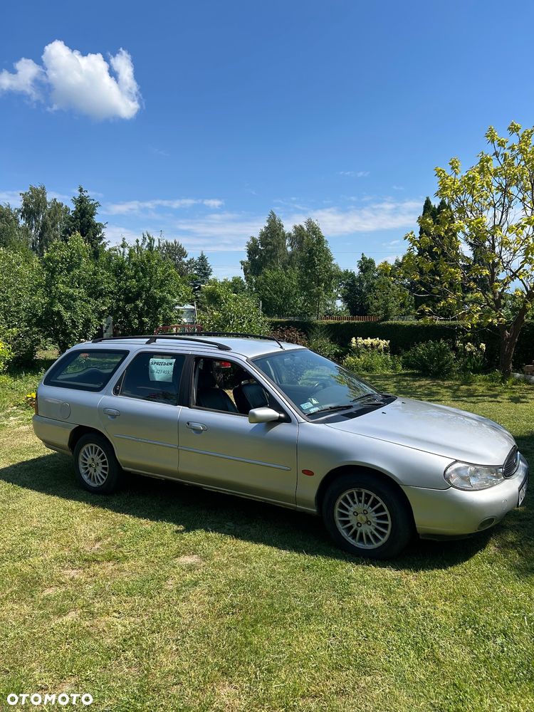 Ford Mondeo 1.8 TD GLX - 9
