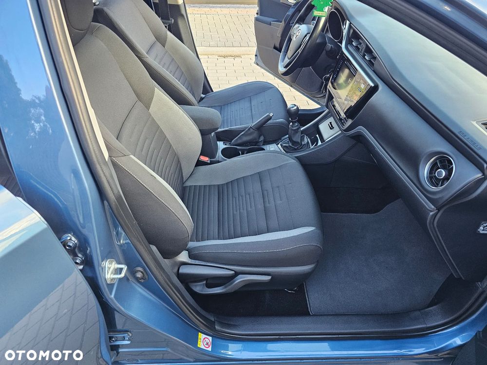 Toyota Auris 1.6 Premium - 12