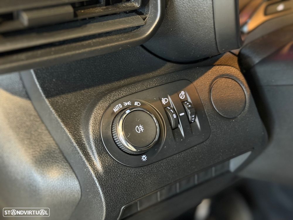 Opel Combo 1.5 CDTi 100HP 3L - 18