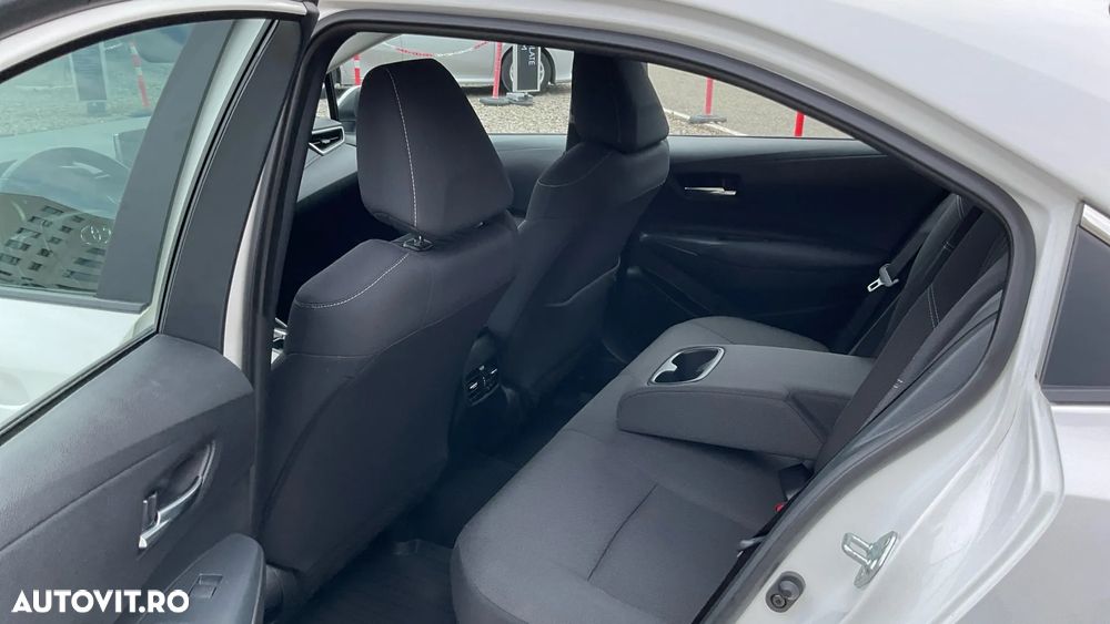 Toyota Corolla 1.8 HSD Business - 29