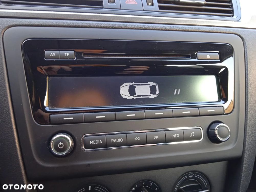 Skoda RAPID Spb 1.2 TSI Ambition - 21