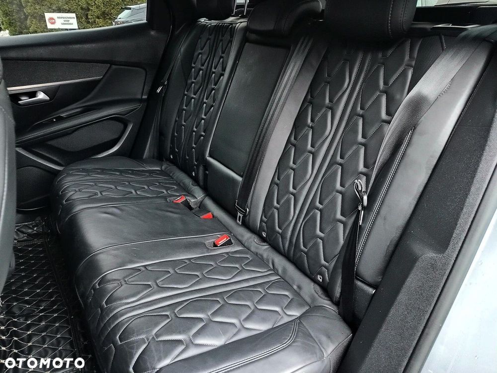 Peugeot 3008 1.2 PureTech Allure S&S - 18