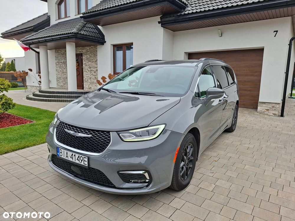 Chrysler Pacifica - 2