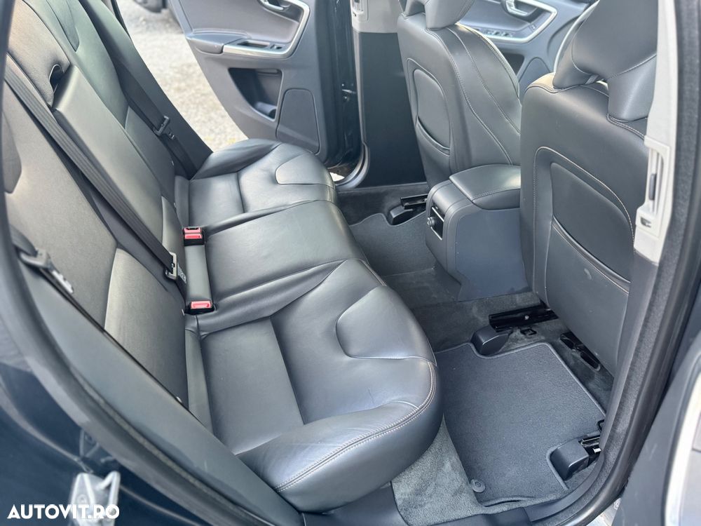 Volvo XC 60 D4 Geartronic Summum - 23