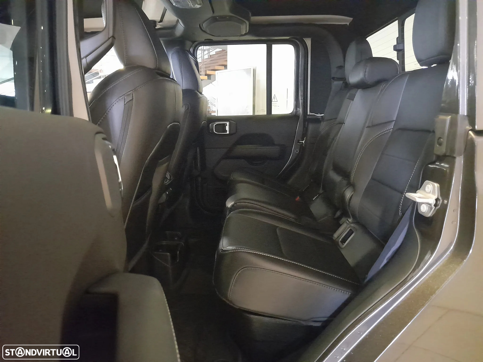 Jeep Gladiator 3.0 CRD Overland AT8 - 11