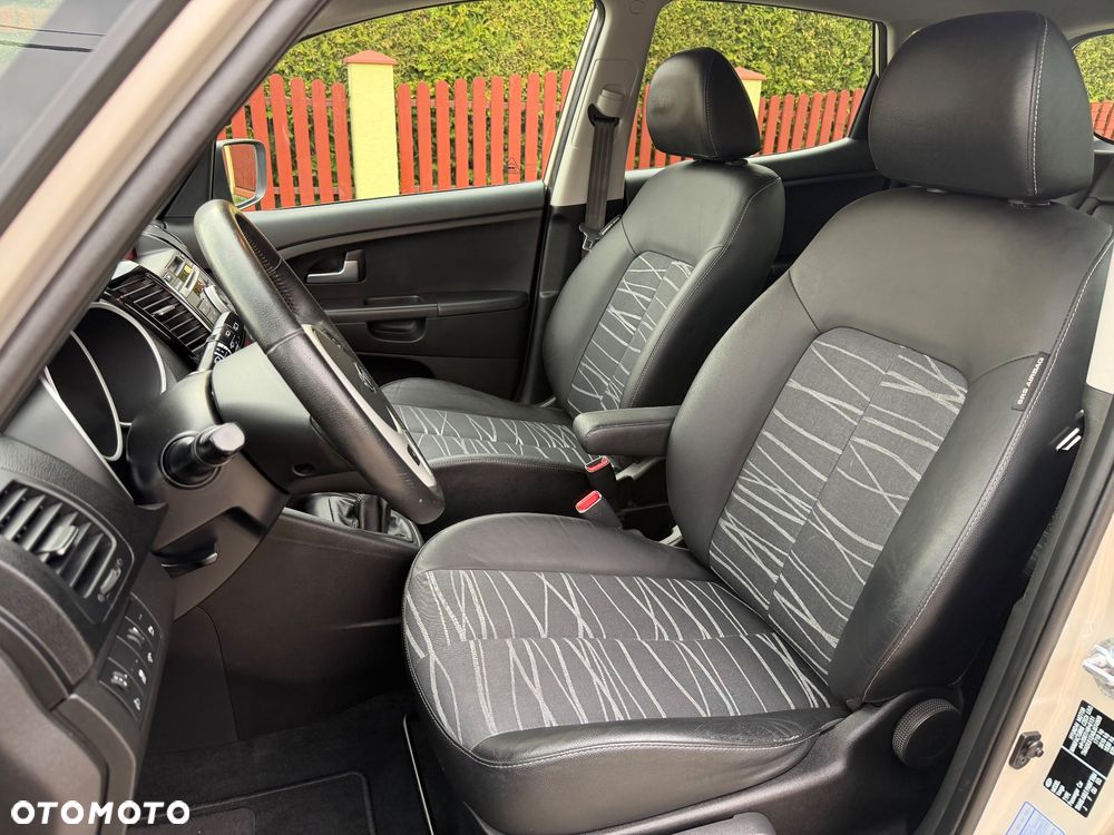 Kia Venga 1.6 CVVT Titanium Collection - 8