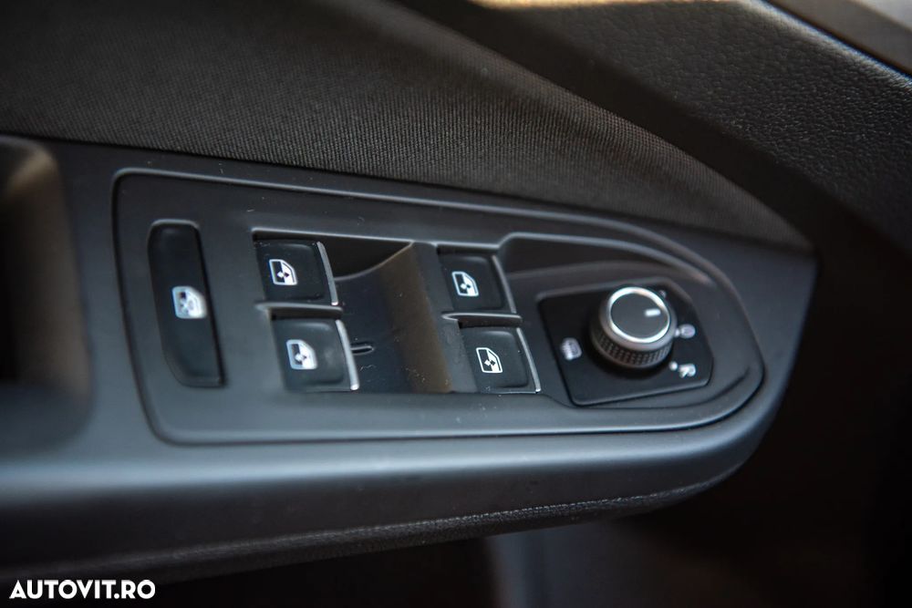 Volkswagen Golf Variant 2.0 TDI SCR DSG Life - 15