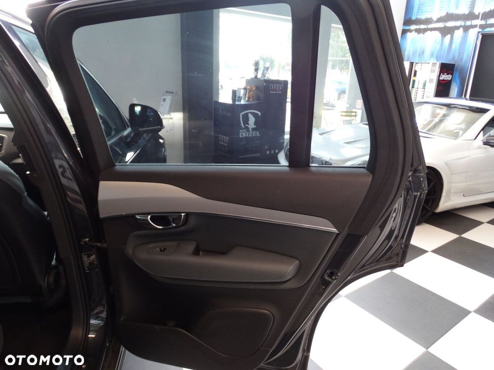Volvo XC 90 - 30