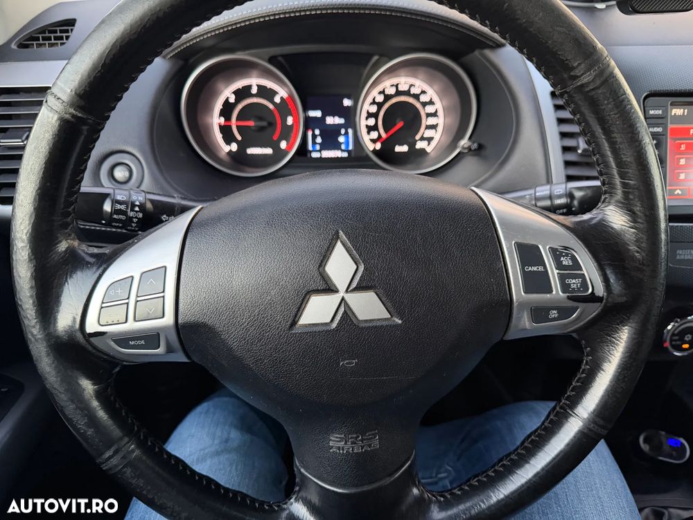 Mitsubishi Outlander 2.2L DI-D AS&G 6MT 4WD Intense A80 - 13