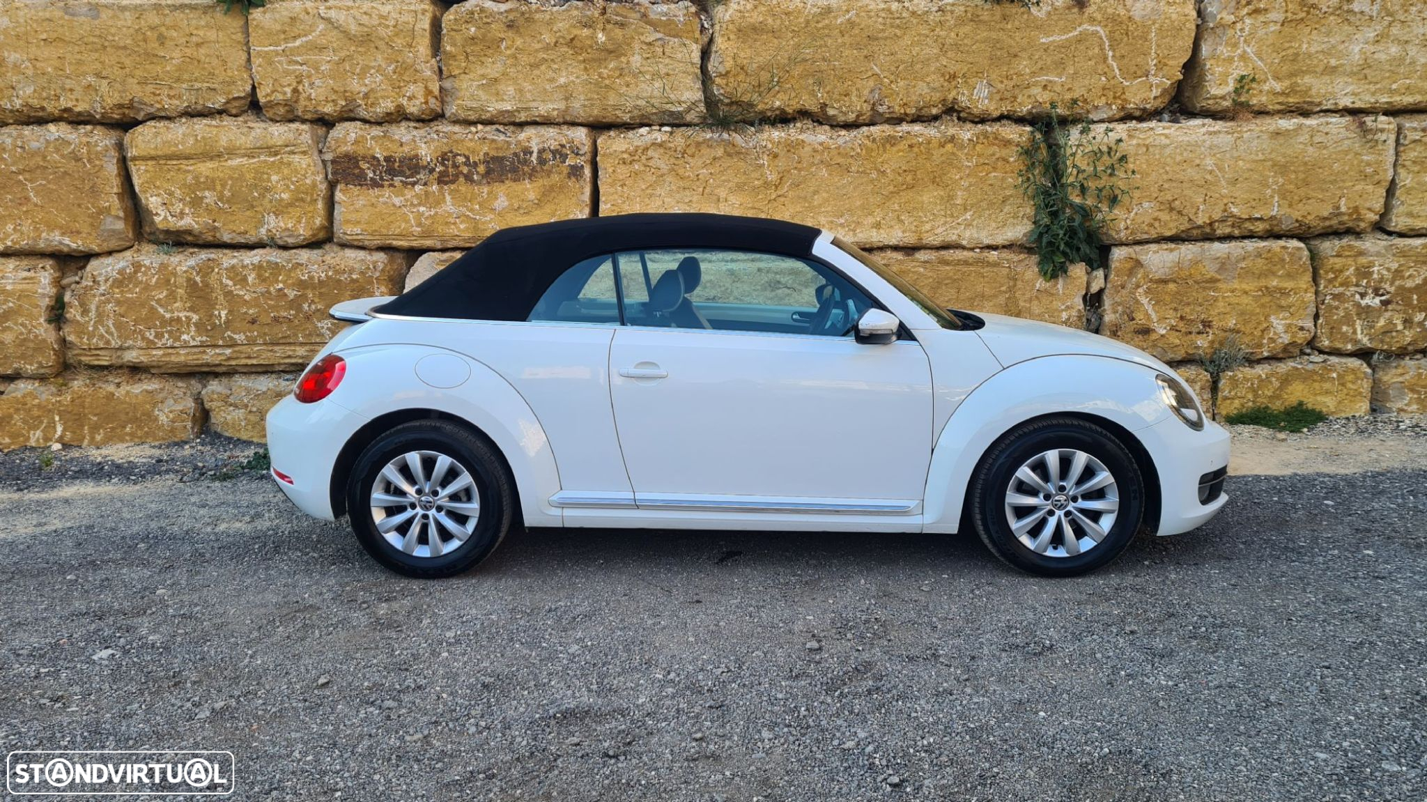 VW New Beetle Cabriolet 1.6 TDi Design - 8
