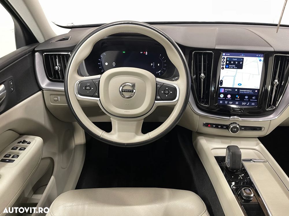 Volvo XC 60 B4 MHEV AT8 AWD Momentum - 7
