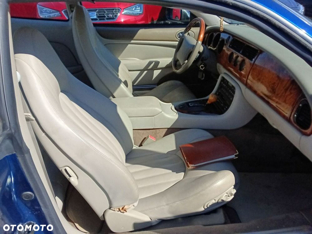 Jaguar XK8 - 15