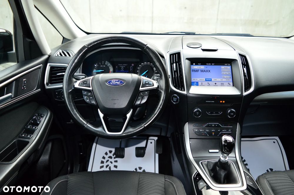 Ford S-Max - 15