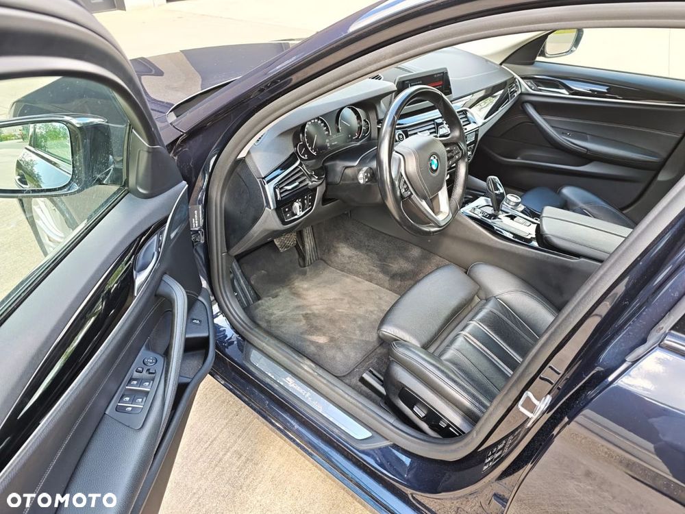 BMW Seria 5 520d xDrive Sport Line - 10