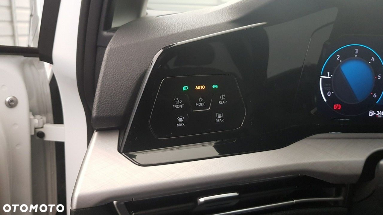Volkswagen Golf - 31