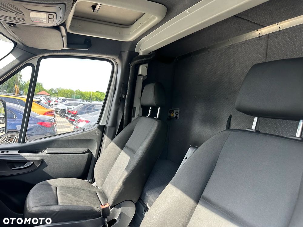 Mercedes-Benz Sprinter Lamar 319 - 12