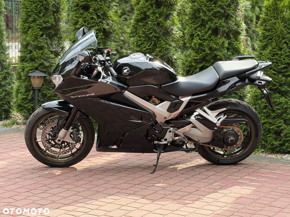 Honda VFR - 6