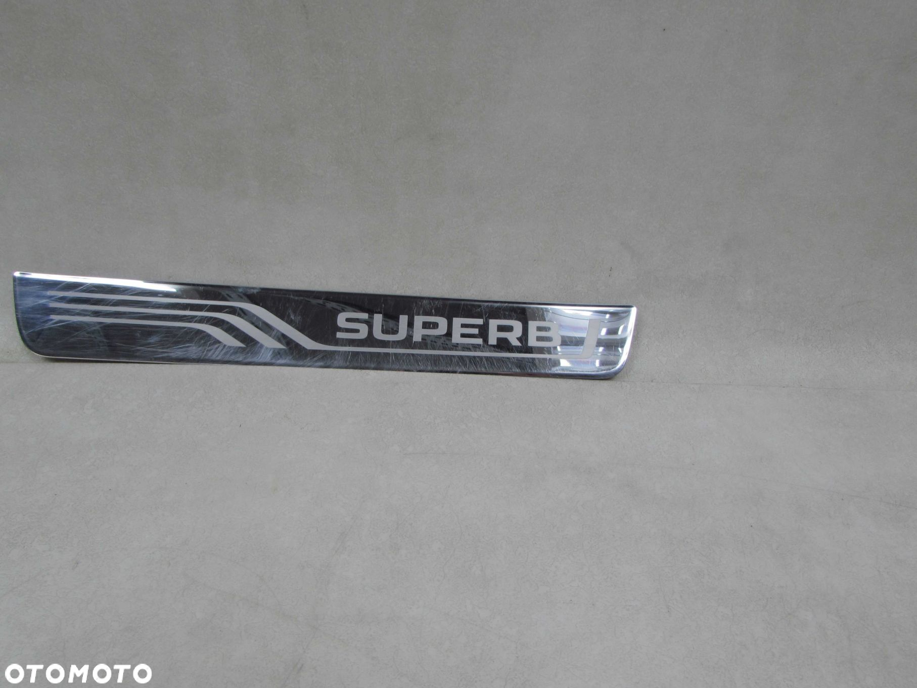 SKODA SUPERB III 15-23 LISTWA PROGU NAKLADKA TYŁ LEWA 3V0853557F - 2