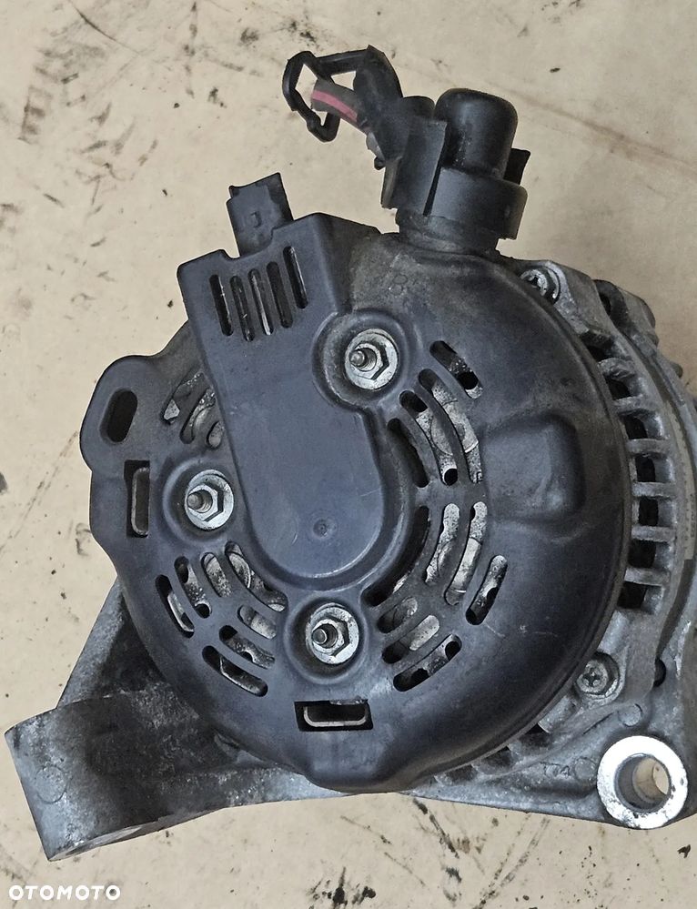 Jeep Cherokee 2.8 CRD alternator 56044-672AB - 4
