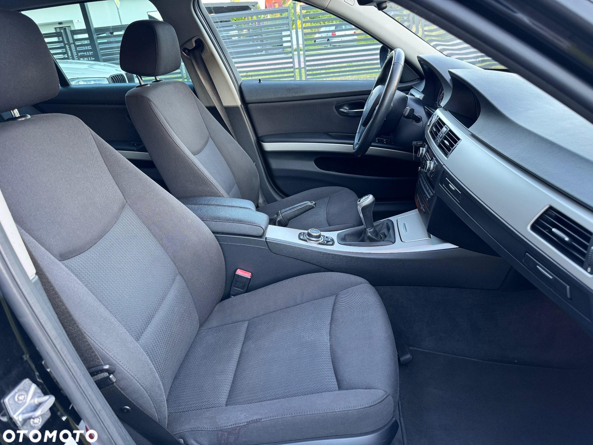 BMW Seria 3 318d - 13