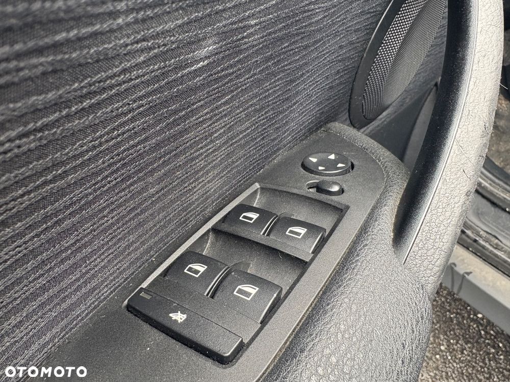 BMW X1 xDrive18d - 10