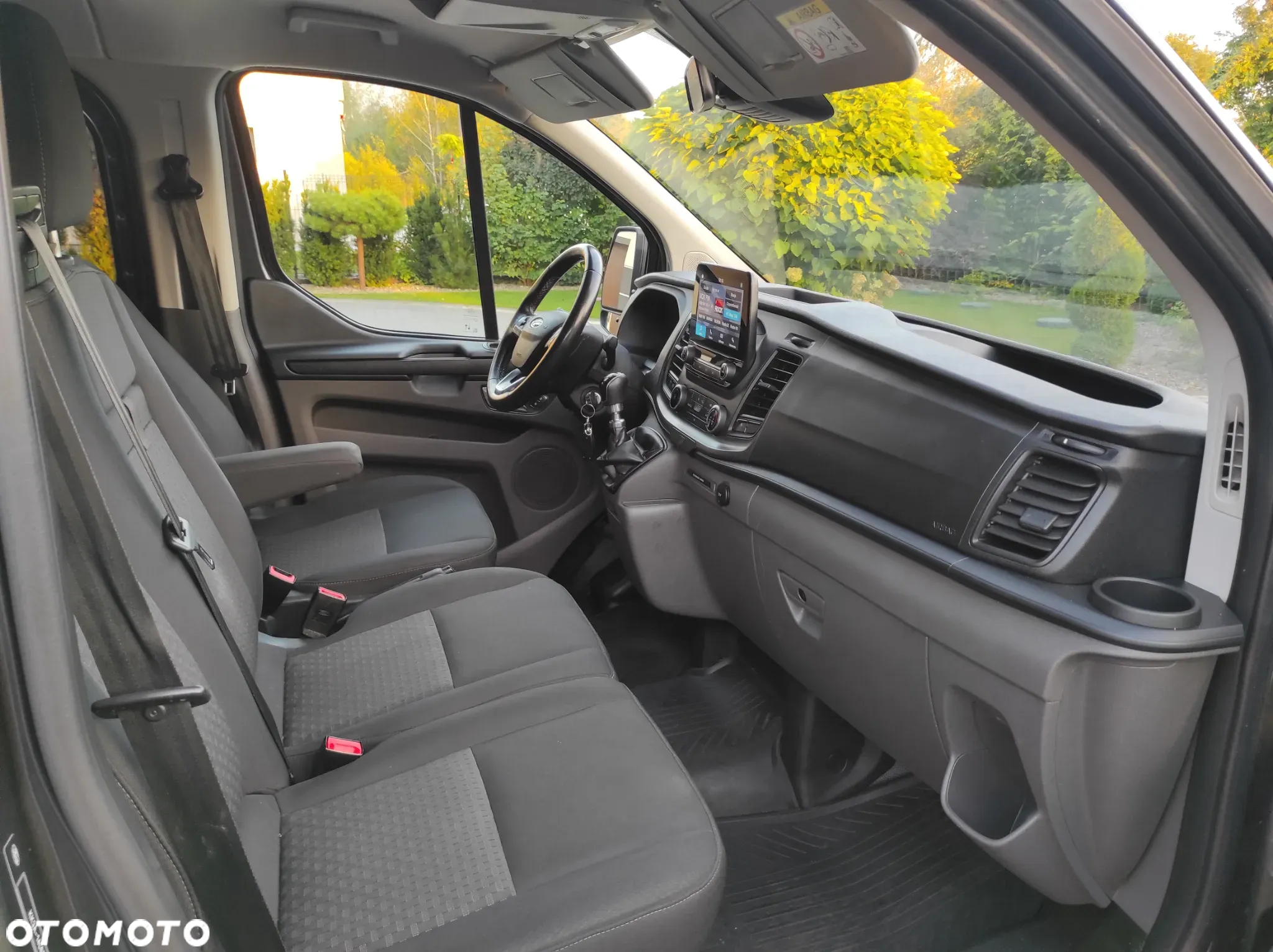 Ford Tourneo Custom - 24