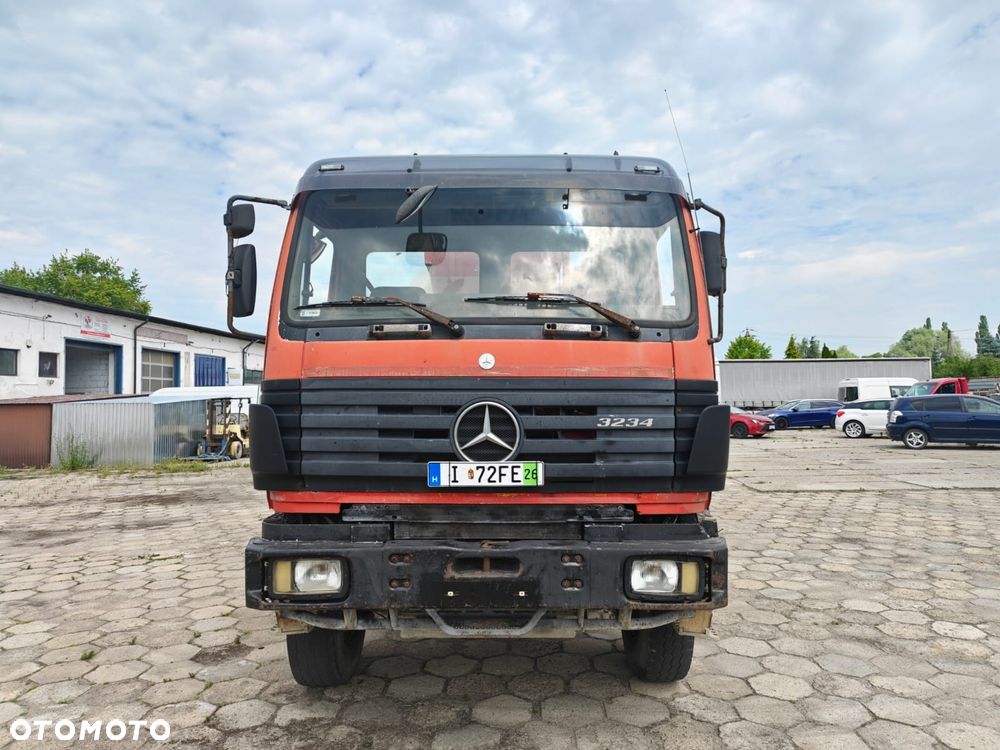 Mercedes-Benz SK 3334 - 2