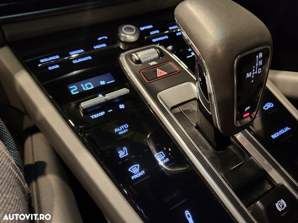 Porsche Cayenne E-Hybrid Tiptronic S - 38