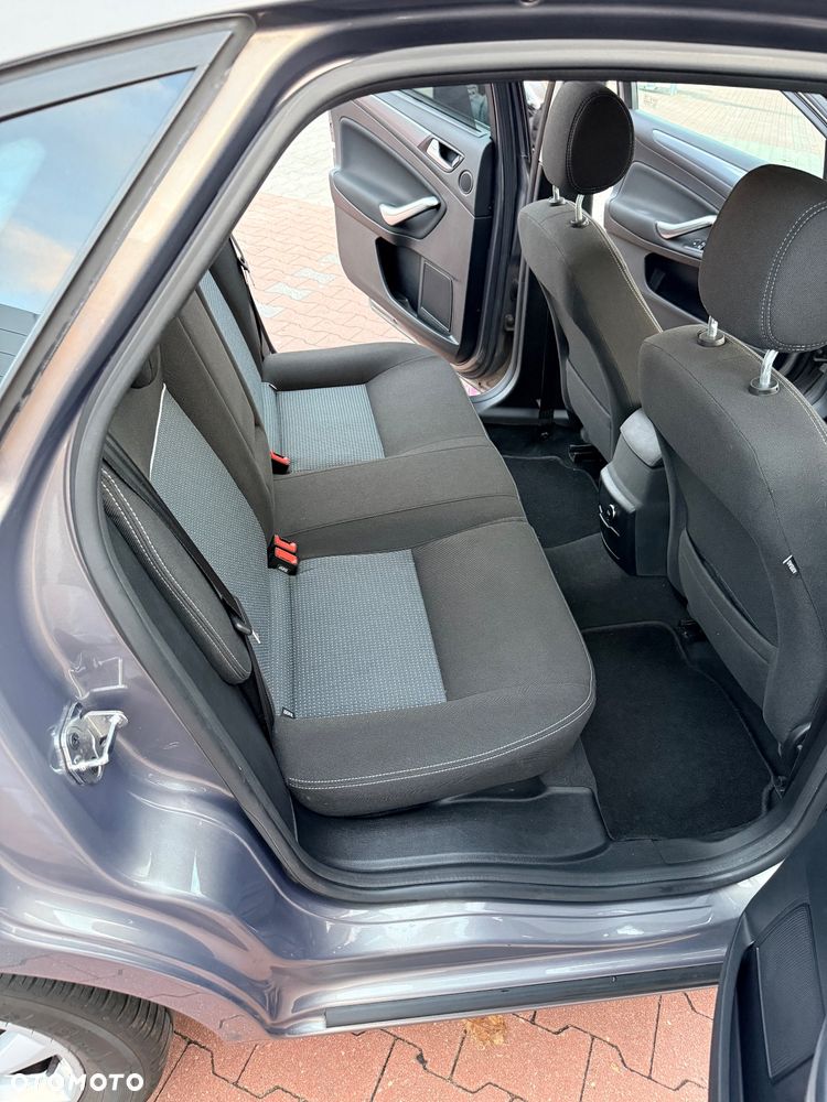 Ford Mondeo 2.0 TDCi Ghia - 11