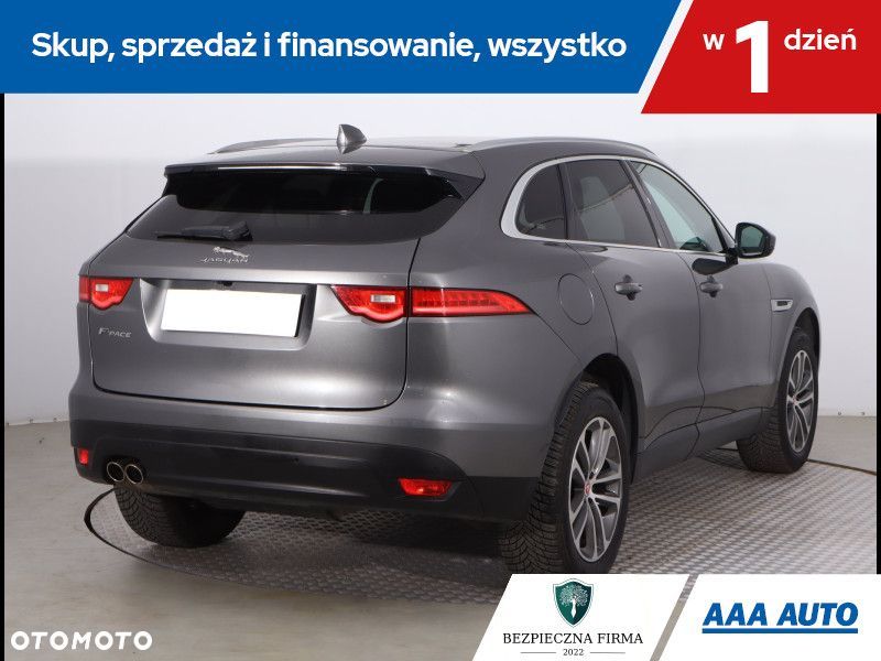 Jaguar F-Pace - 6