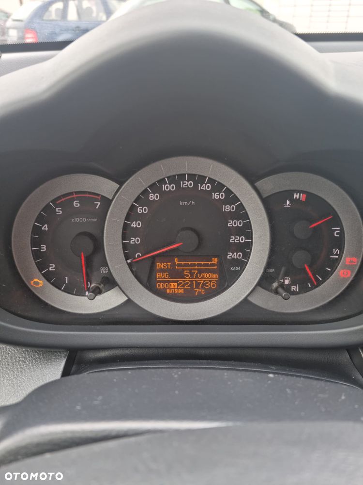 Toyota RAV4 2.2 D-4D Sol - 9