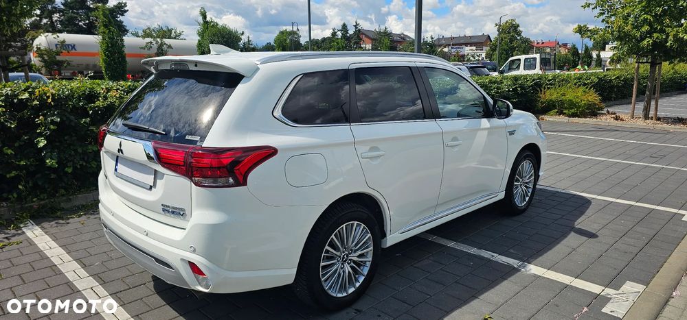 Mitsubishi Outlander Intense + - 33