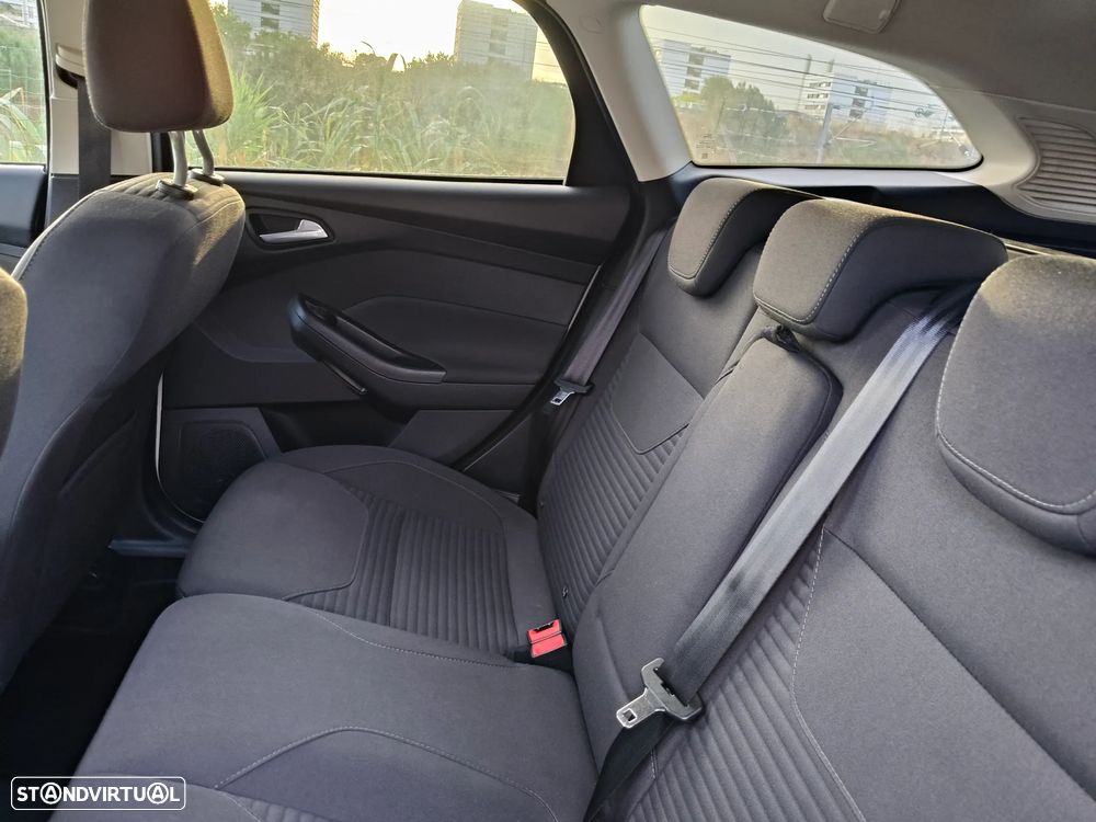 Ford Focus SW 1.5 TDCi EcoBlue Connected - 8