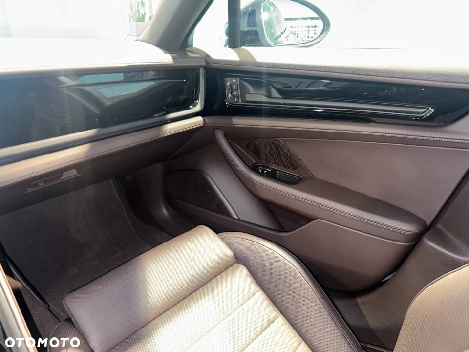 Porsche Panamera 4 - 20