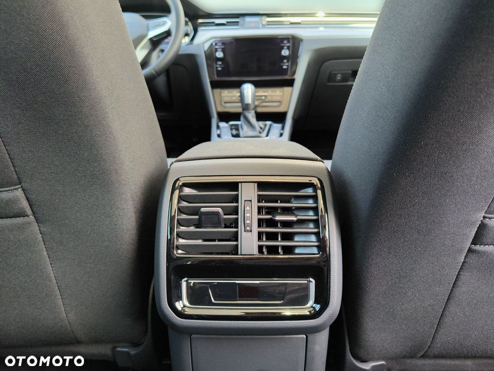 Volkswagen Passat - 15