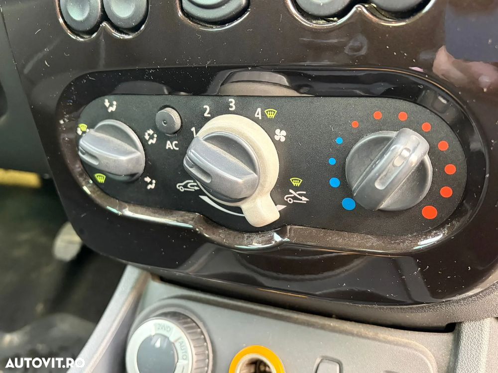 Dacia Duster dCi 110 FAP 4x4 Destination - 9