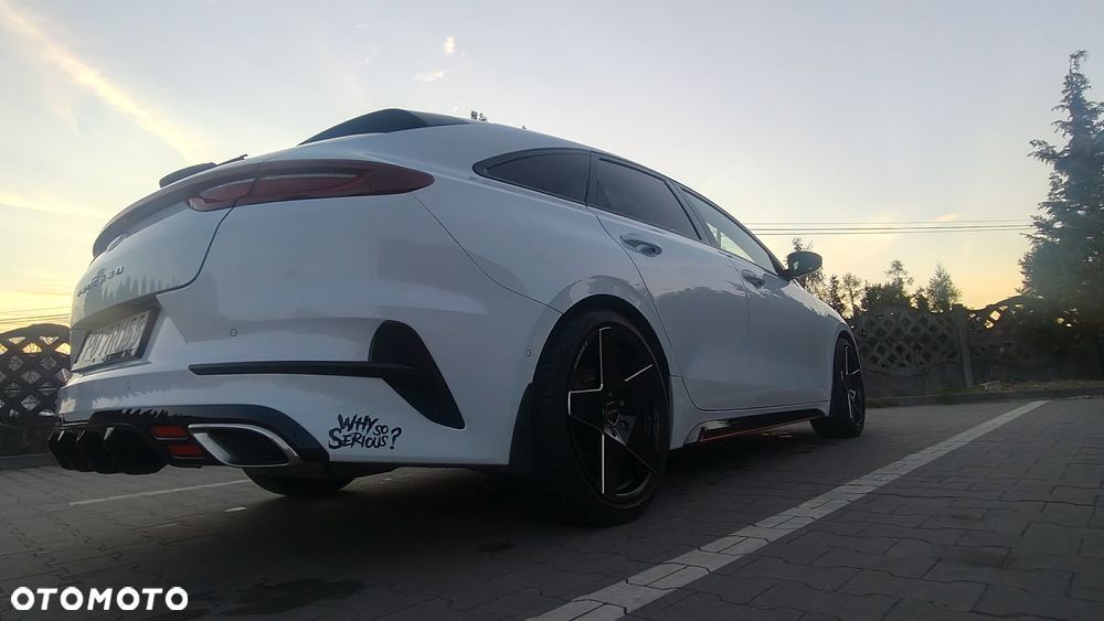 Kia ProCeed - 24